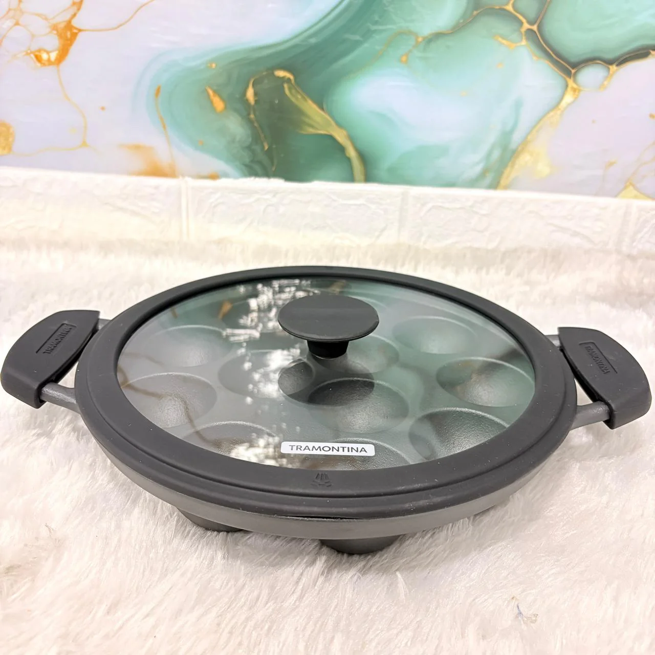 AM7403 Tramontina TITANEX Pre-Seasoned Cast Iron Paniyarakkal with Lid, 26 cm - Image 4