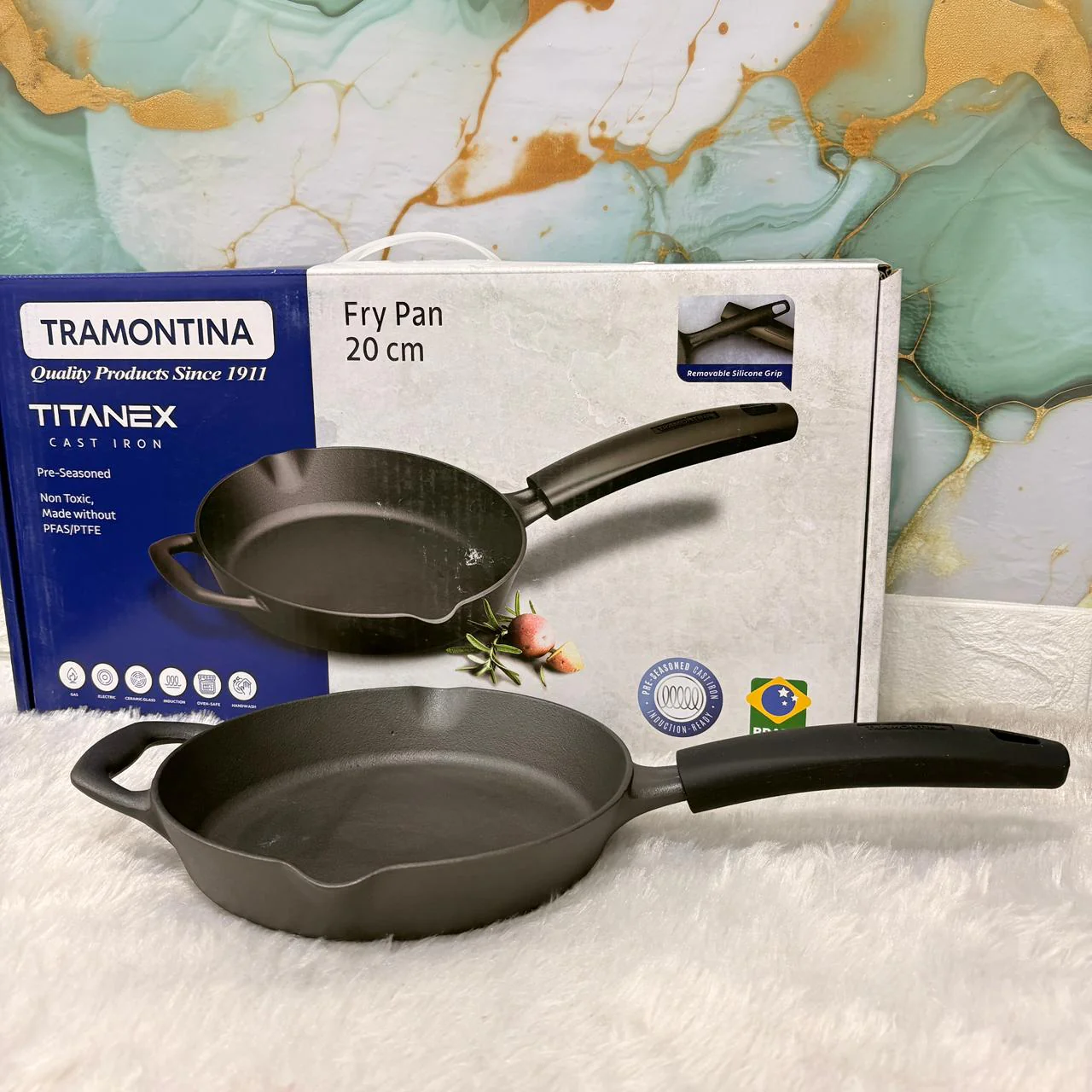 AM7413 Tramontina Titanex 20cm Pre-Seasoned Cast Iron Frypan with Silicone Grip - Image 2