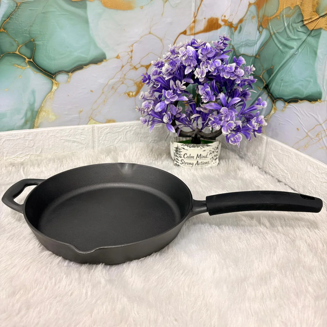 AM7415 Tramontina TITANEX Pre-Seasoned Cast Iron Frypan – 24 cm - Image 3