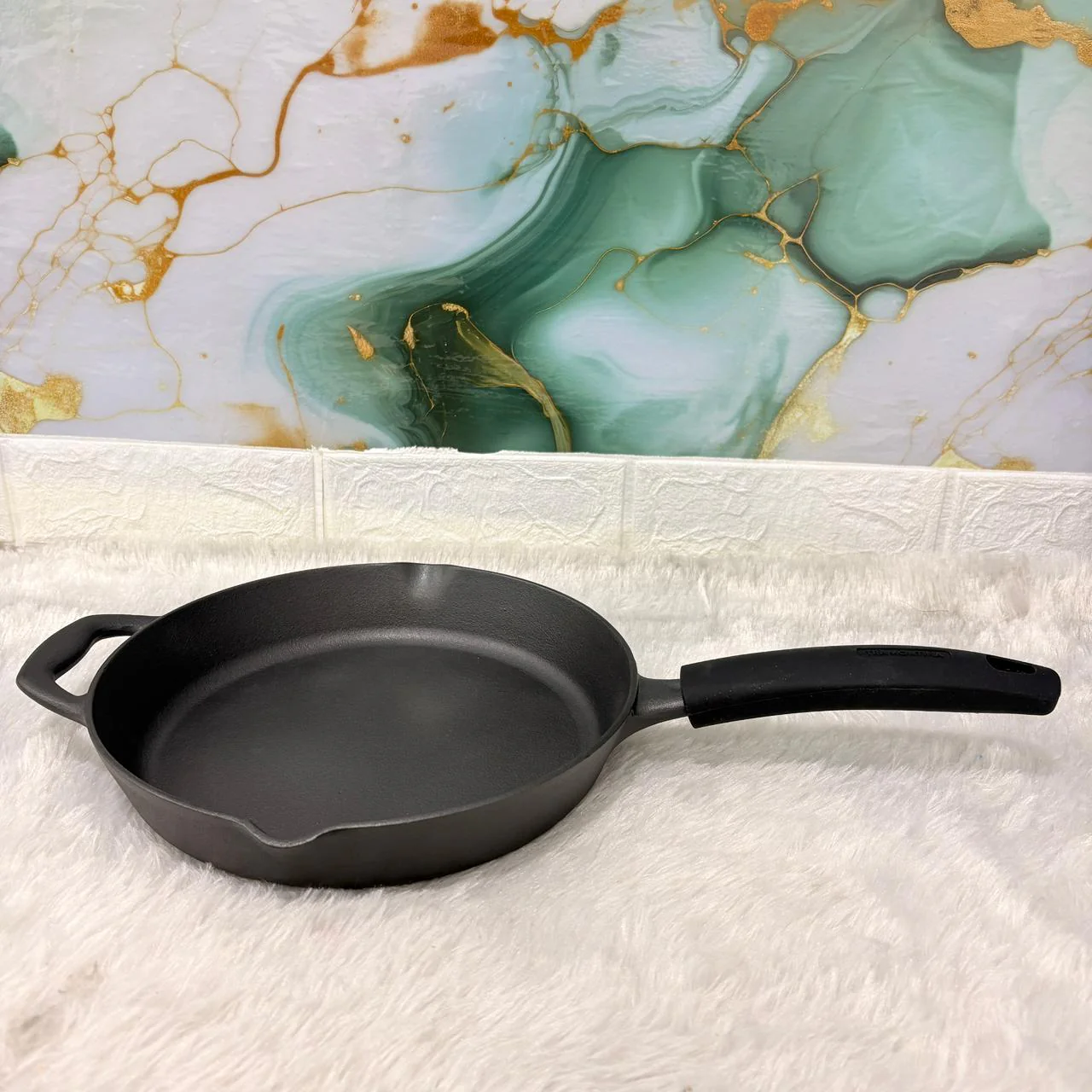 AM7415 Tramontina TITANEX Pre-Seasoned Cast Iron Frypan – 24 cm - Image 4