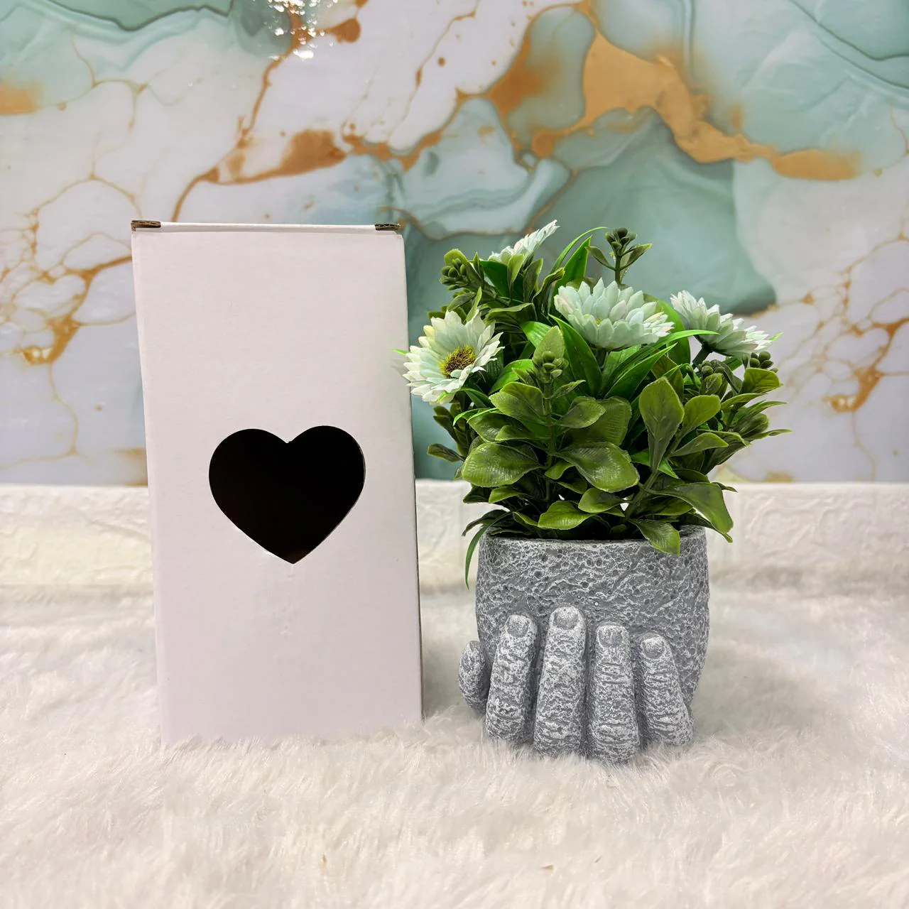 AM7450 Artificial Daisy Plant in Creative Human Hand Shaped Decorative Resin Pot - Image 6