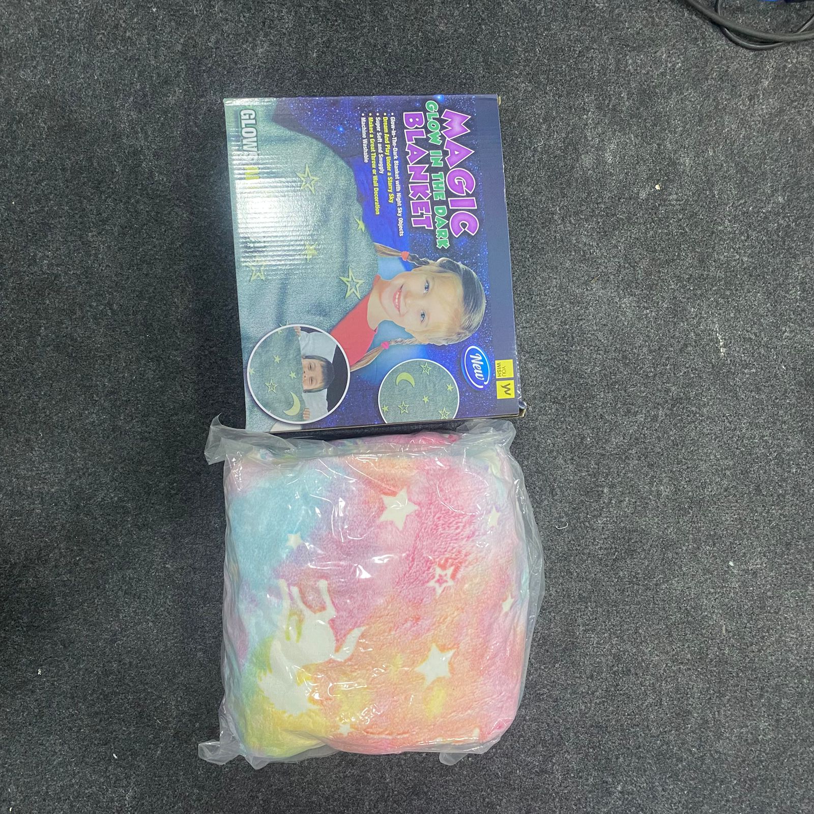 AM7557 Magic Glow in the Dark Super Soft Plush Blanket for Kids (1-Pcs) 6*5.5 ft - Image 4