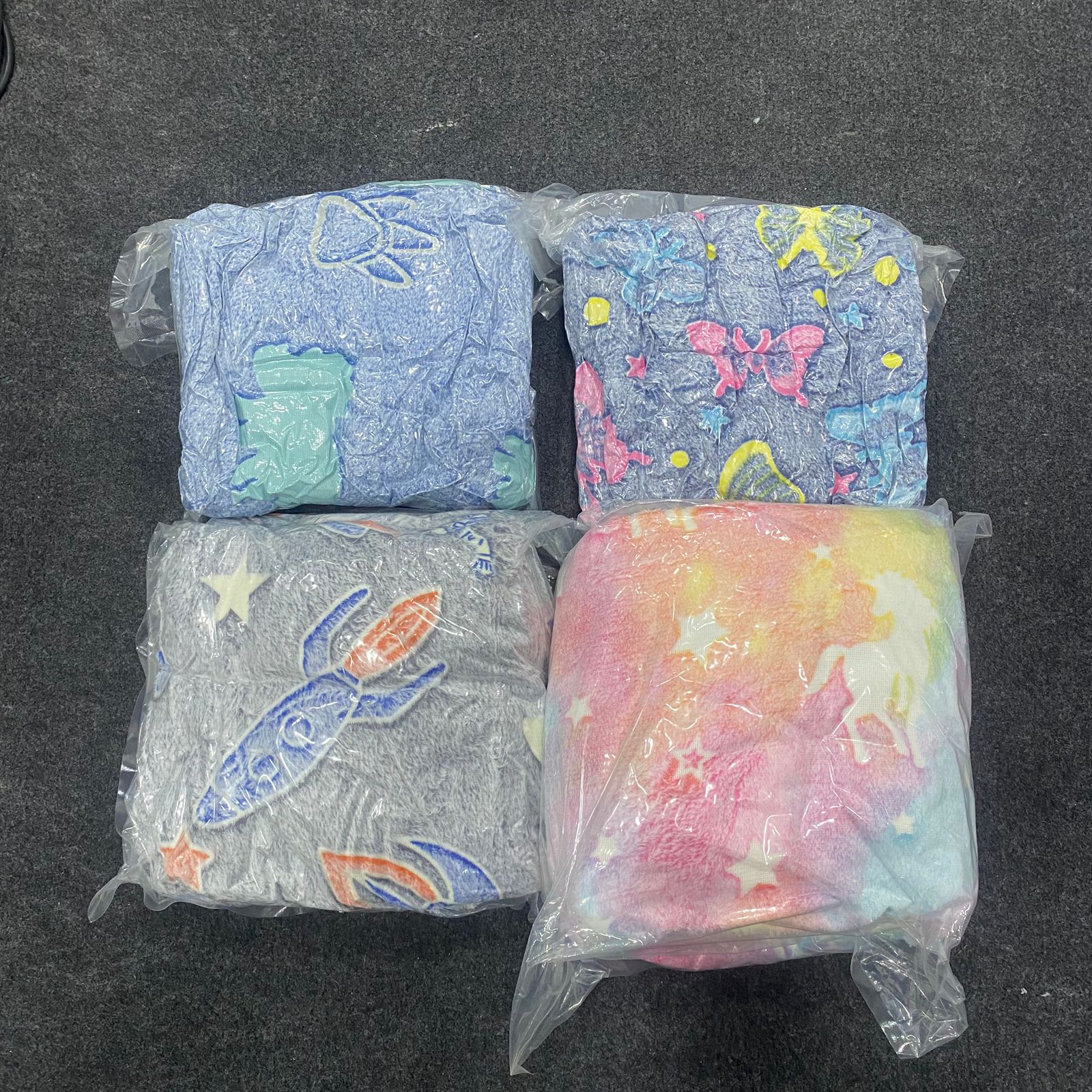 AM7557 Magic Glow in the Dark Super Soft Plush Blanket for Kids (1-Pcs) 6*5.5 ft - Image 5