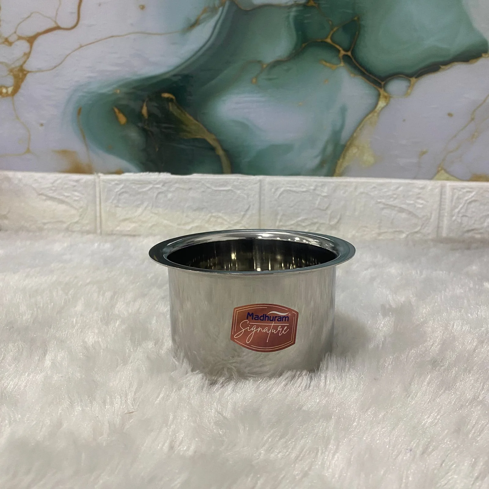 AM7576 Madhuram Signature Premium Stainless Steel Deep Container (450 ml, 7x9x9 cm) - Image 3