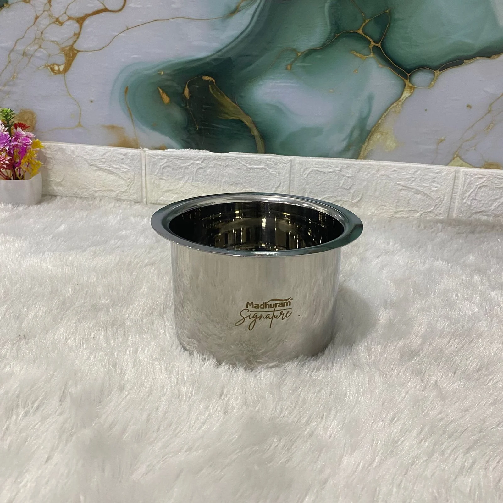 AM7579 Madhuram Signature Premium Stainless Steel Deep Container (1130 ml, 10x12x12 cm) - Image 2