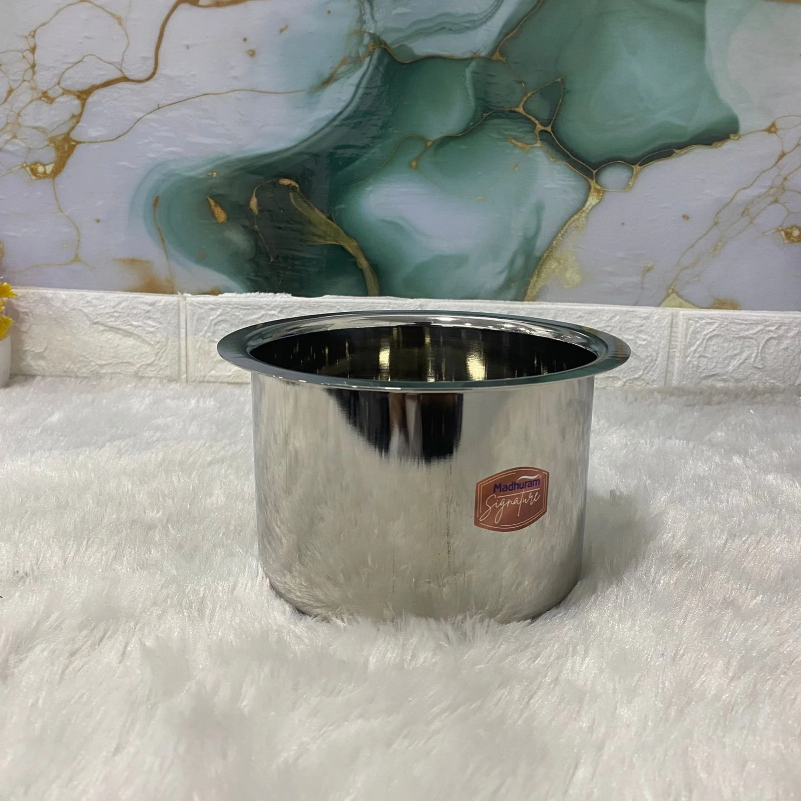 AM7581 Madhuram Signature Premium Stainless Steel Deep Container (1690 ml, 11x14x14 cm) - Image 3