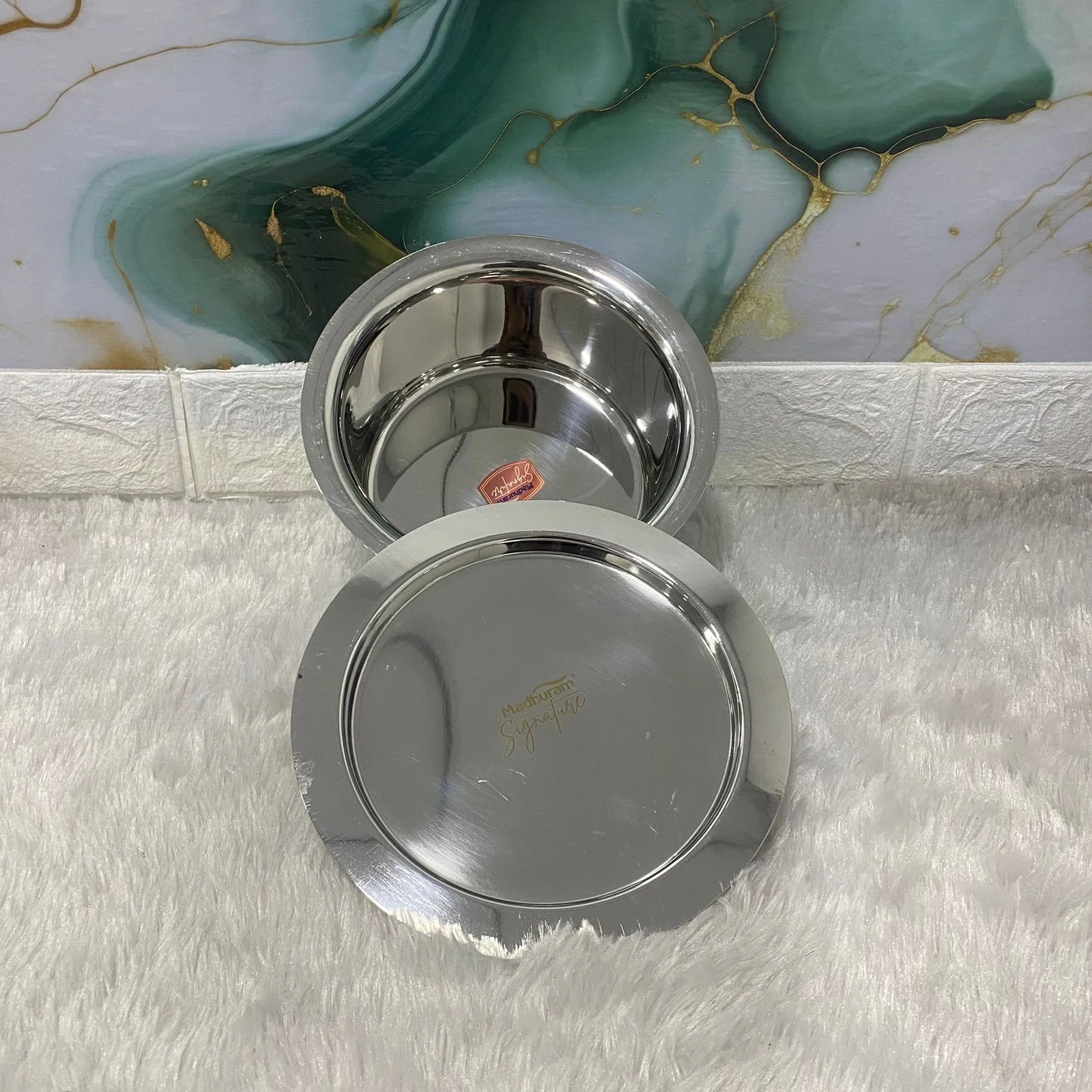 AM7596 Madhuram Signature 1590ml Stainless Steel Deep Tope with Lid (9x15x15 cm) - Image 2
