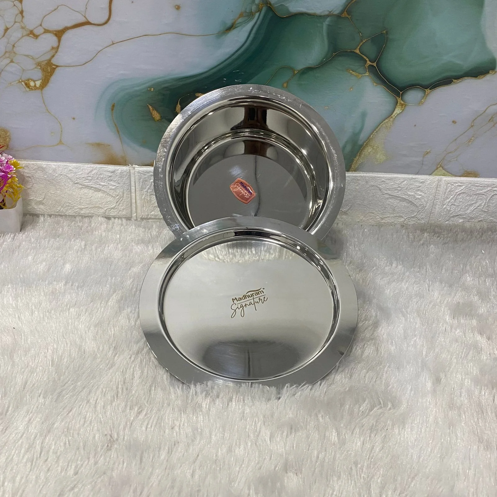 AM7597 Madhuram Signature 2000ml Stainless Steel Deep Tope with Lid (10x16x16 cm) - Image 2