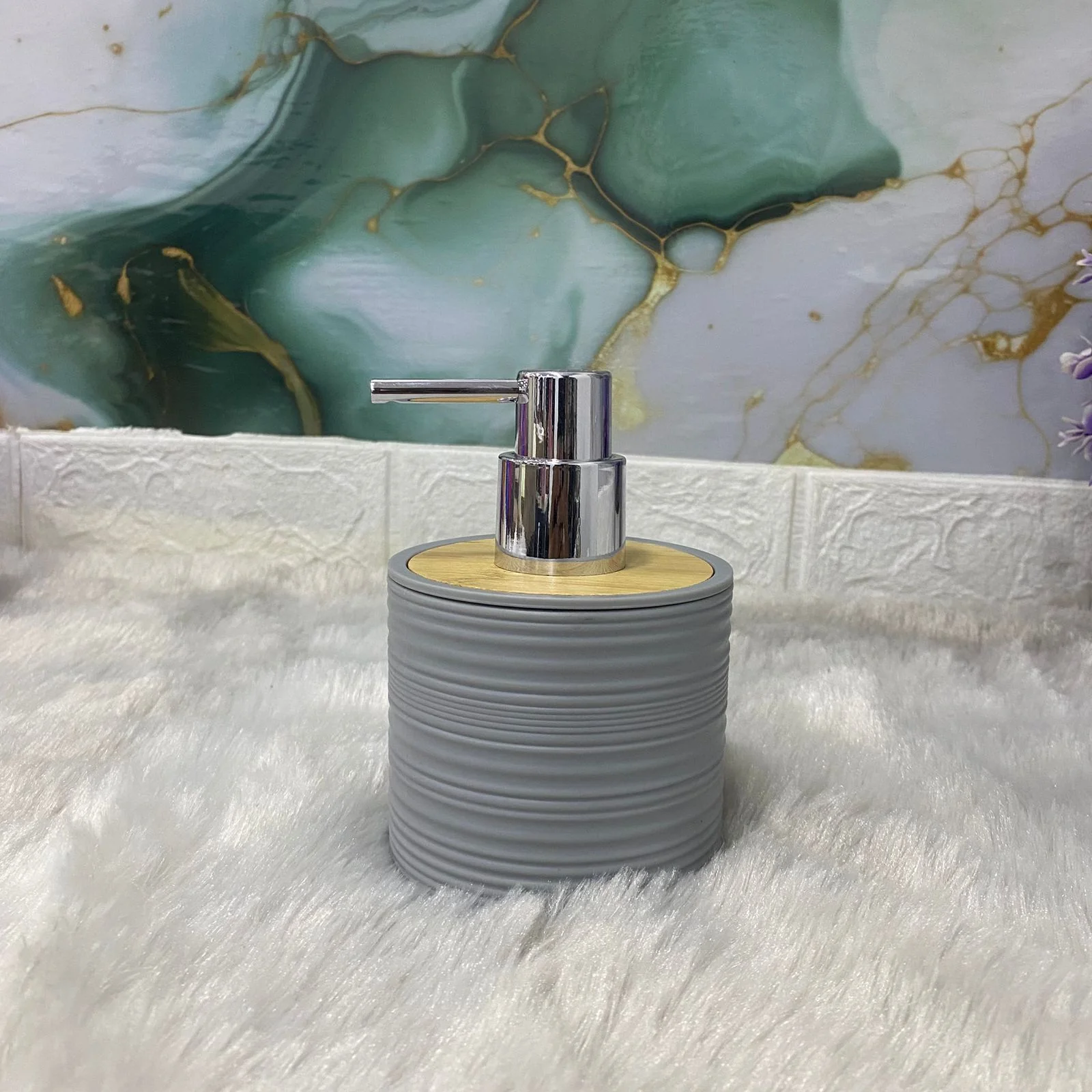AM7633 Modern Ceramic Liquid Soap/Shampoo Dispenser with Bamboo Top for Bathroom and Kitchen Counters - Image 2