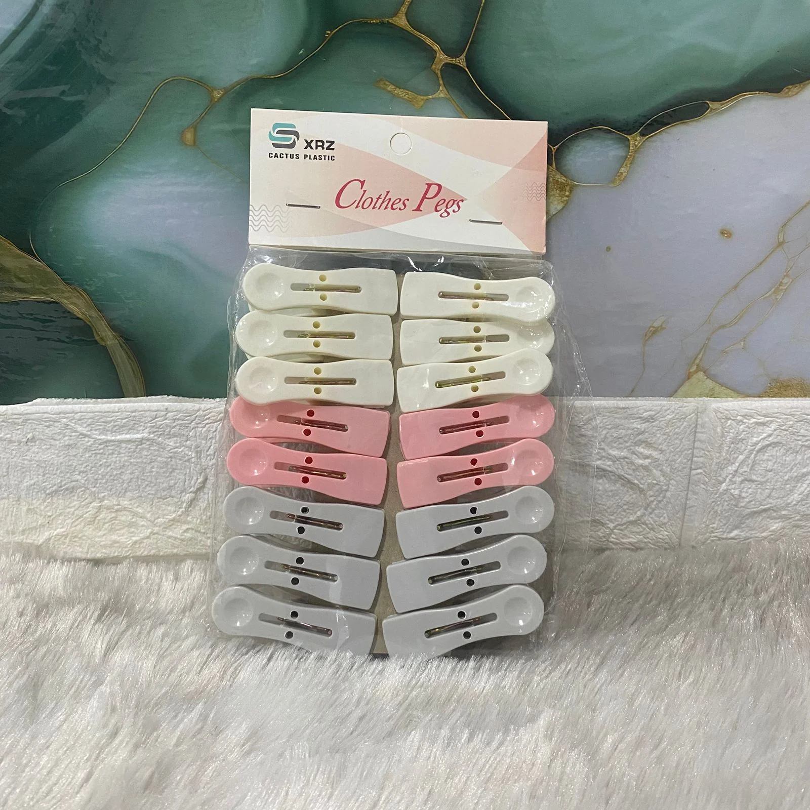 AM7670 Xrz Cactus Plastic Clothes Pegs Colorful Heavy Duty Laundry Hanging Clips 16 Pcs - Image 3