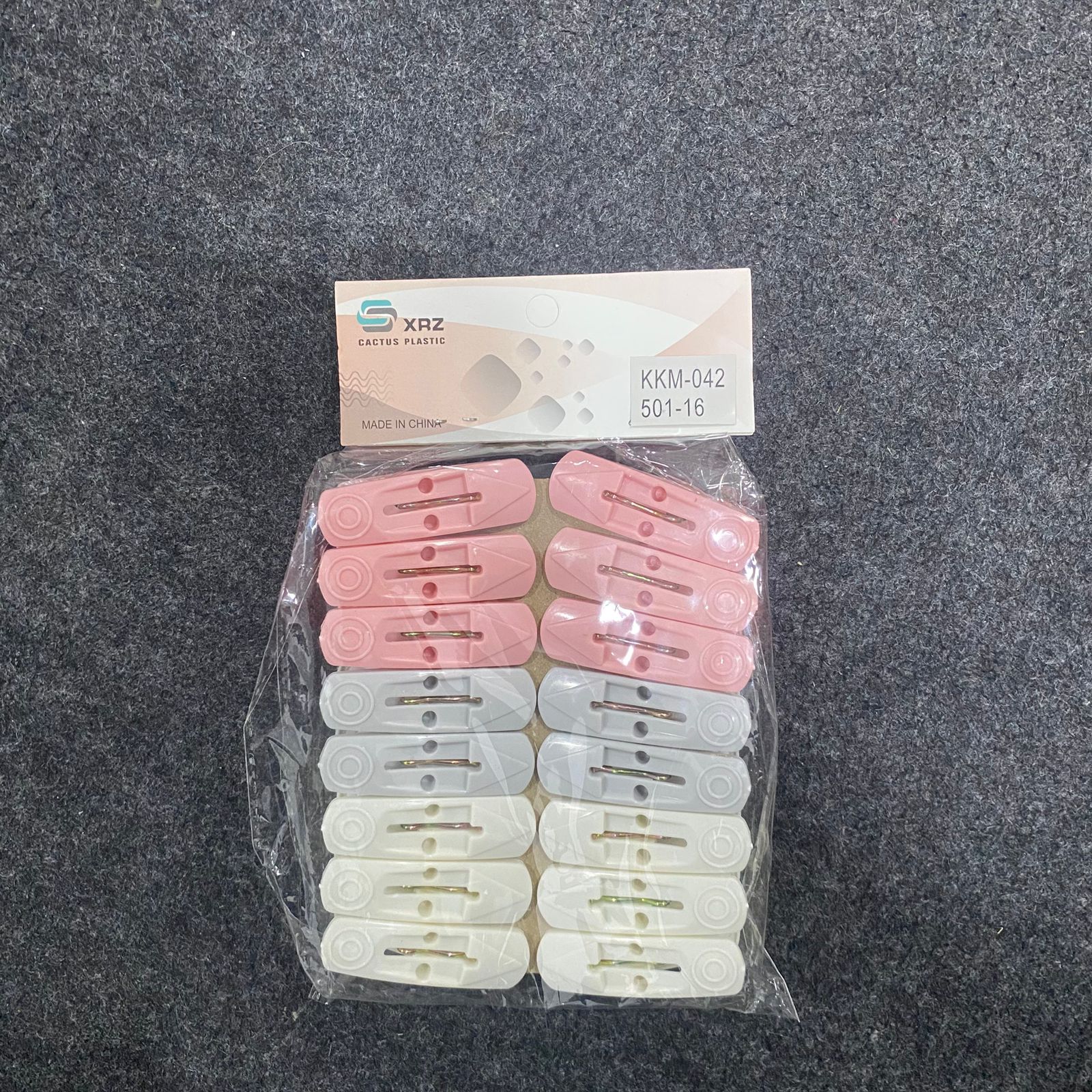 AM7671 Xrz Cactus Plastic Heavy Duty Laundry Clothes Pegs Hanging Clips 16 Pcs Pack - Image 3