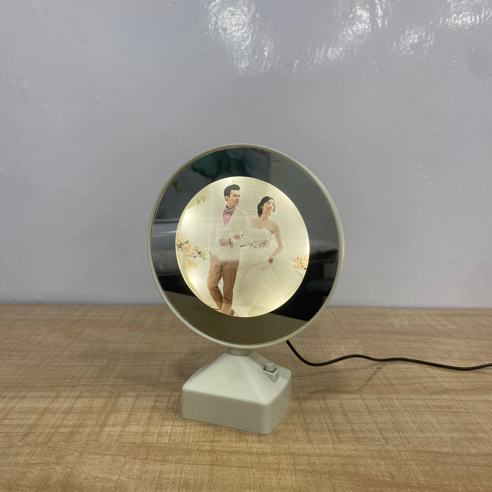 AM7714 MULTIFUNCTIONAL MAGIC MIRROR PHOTO FRAME WITH LED LIGHTING FOR HOME DECOR AND GIFTING - Image 2