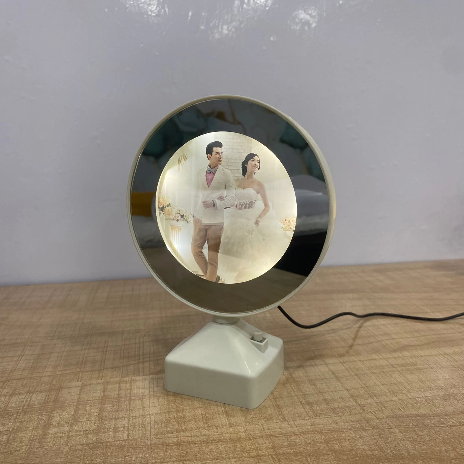 AM7714 MULTIFUNCTIONAL MAGIC MIRROR PHOTO FRAME WITH LED LIGHTING FOR HOME DECOR AND GIFTING - Image 5
