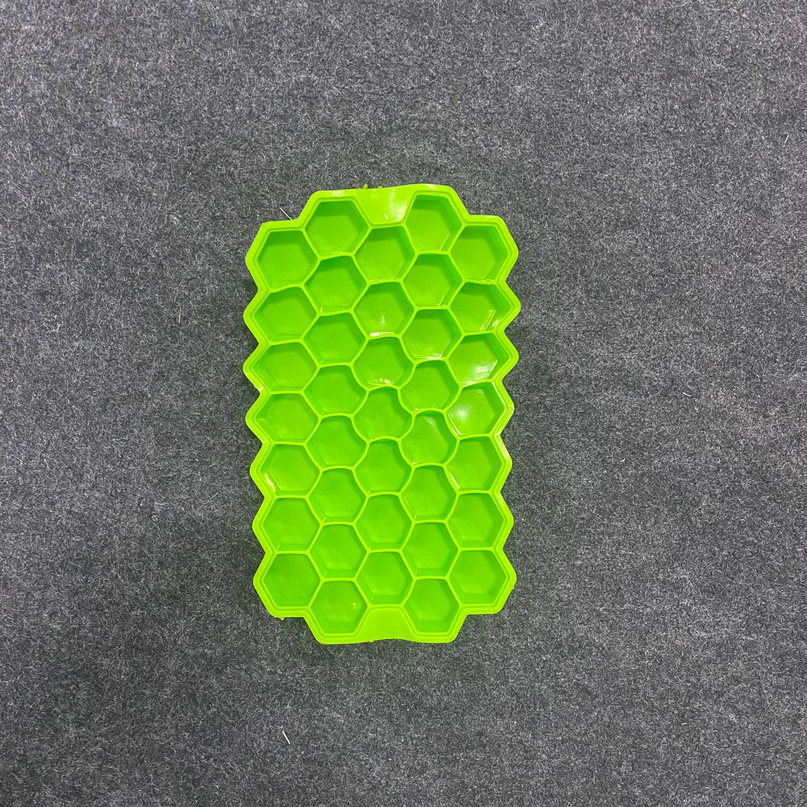 AM7763 Flexible Silicone Ice Cube Tray WIthout Lead, 37 Cubes , Fridge Use - Image 8