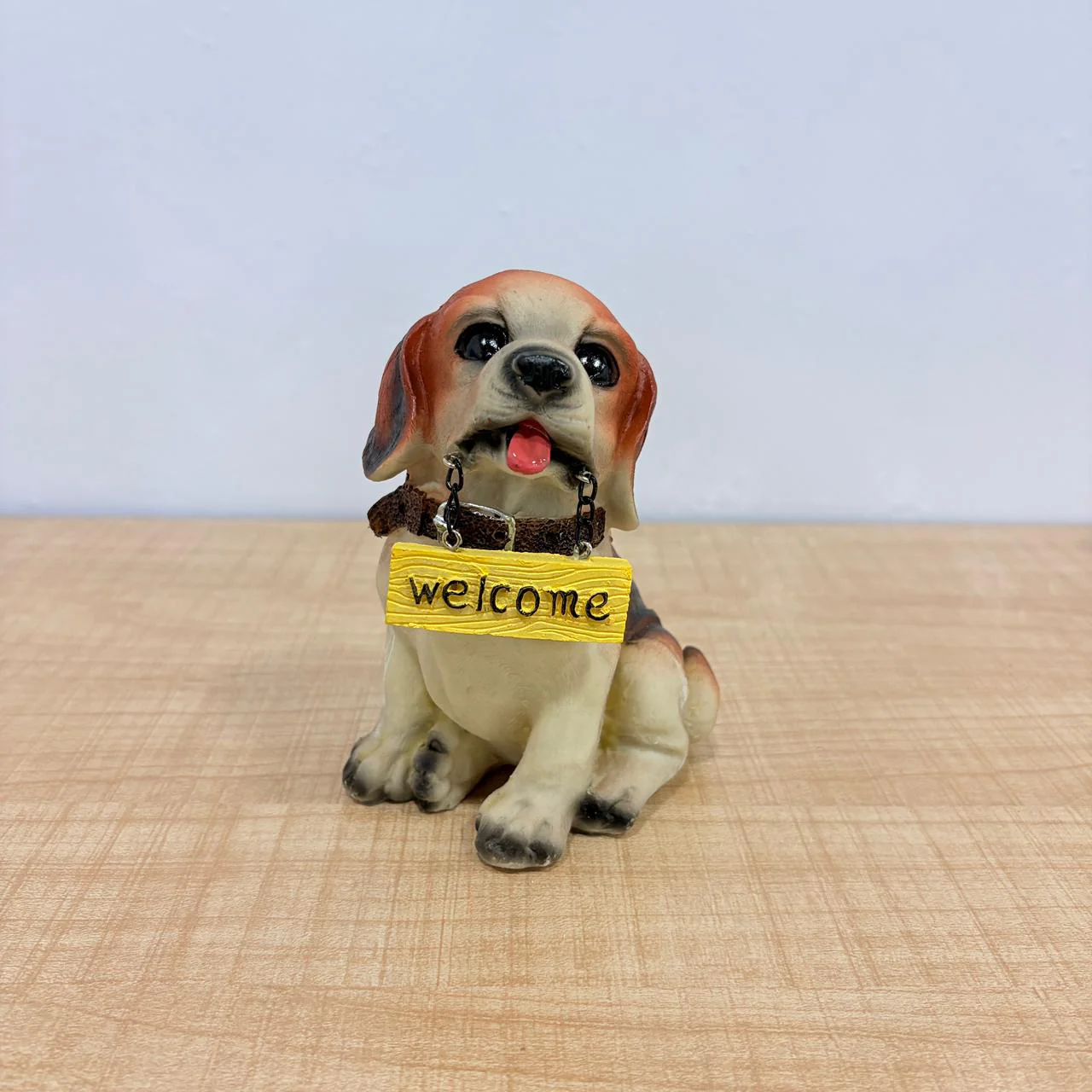 AM7771 Puppy Figurine Set with Hanging "Welcome" Signs (Pack Of 1) - Image 2