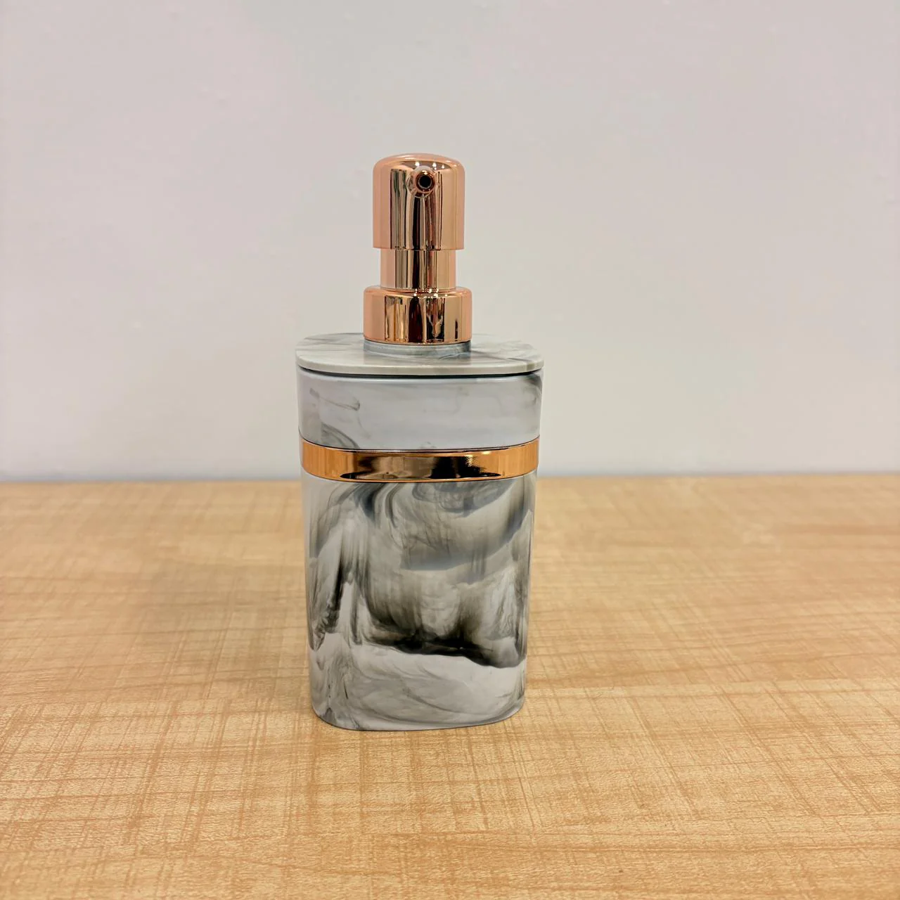 AM7786 ELEGANT MARBLE PATTERN SOAP DISPENSER WITH ROSE GOLD ACCENTS FOR MODERN BATHROOM DECOR - Image 5
