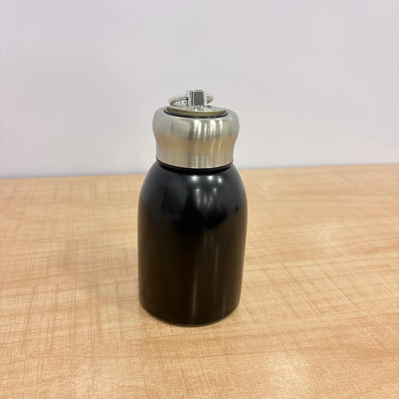 AM7802 COMPACT STAINLESS STEEL MINI BOTTLE WITH CARRYING RING FOR CONVENIENT ON THE GO HYDRATION - Image 7