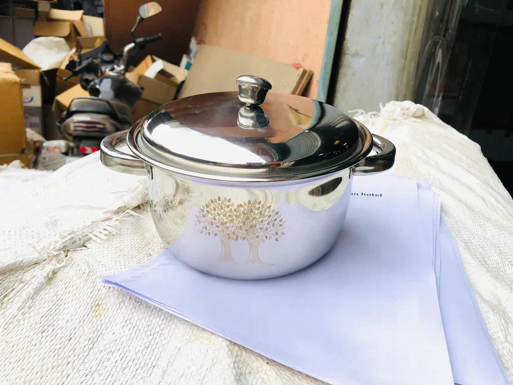 3796 Stainless Steel Induction Bottom Dutch Oven with Steel Lid - 2000 ML - Image 7