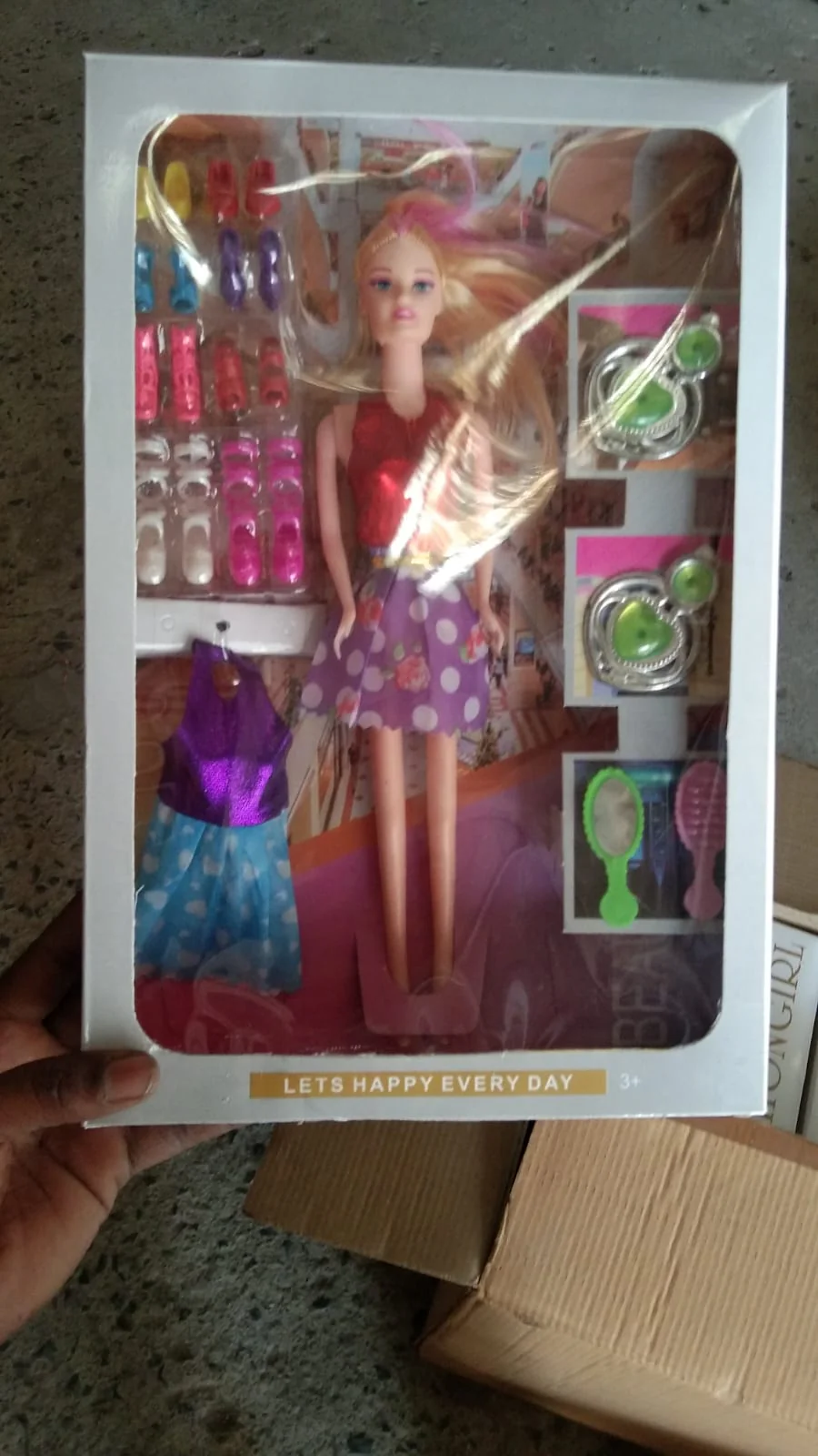 AM0116 Shine Fashion Girl Doll and Accessories - Image 2