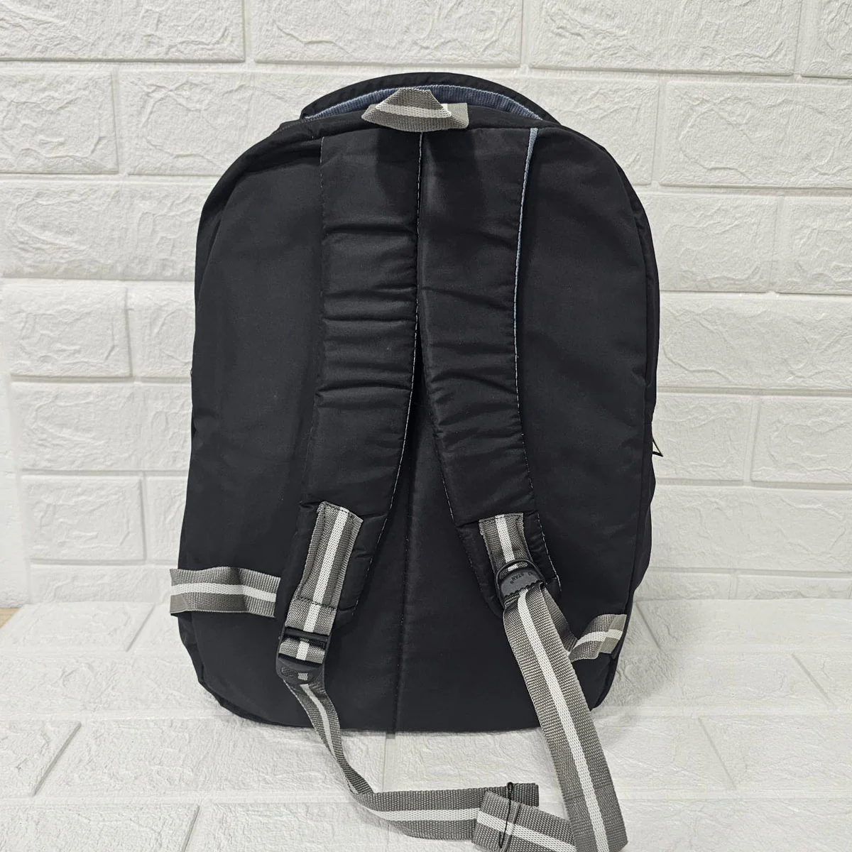 Di0029 HP Black Backpack – Multi-Compartment, Lightweight & Durable - Image 3