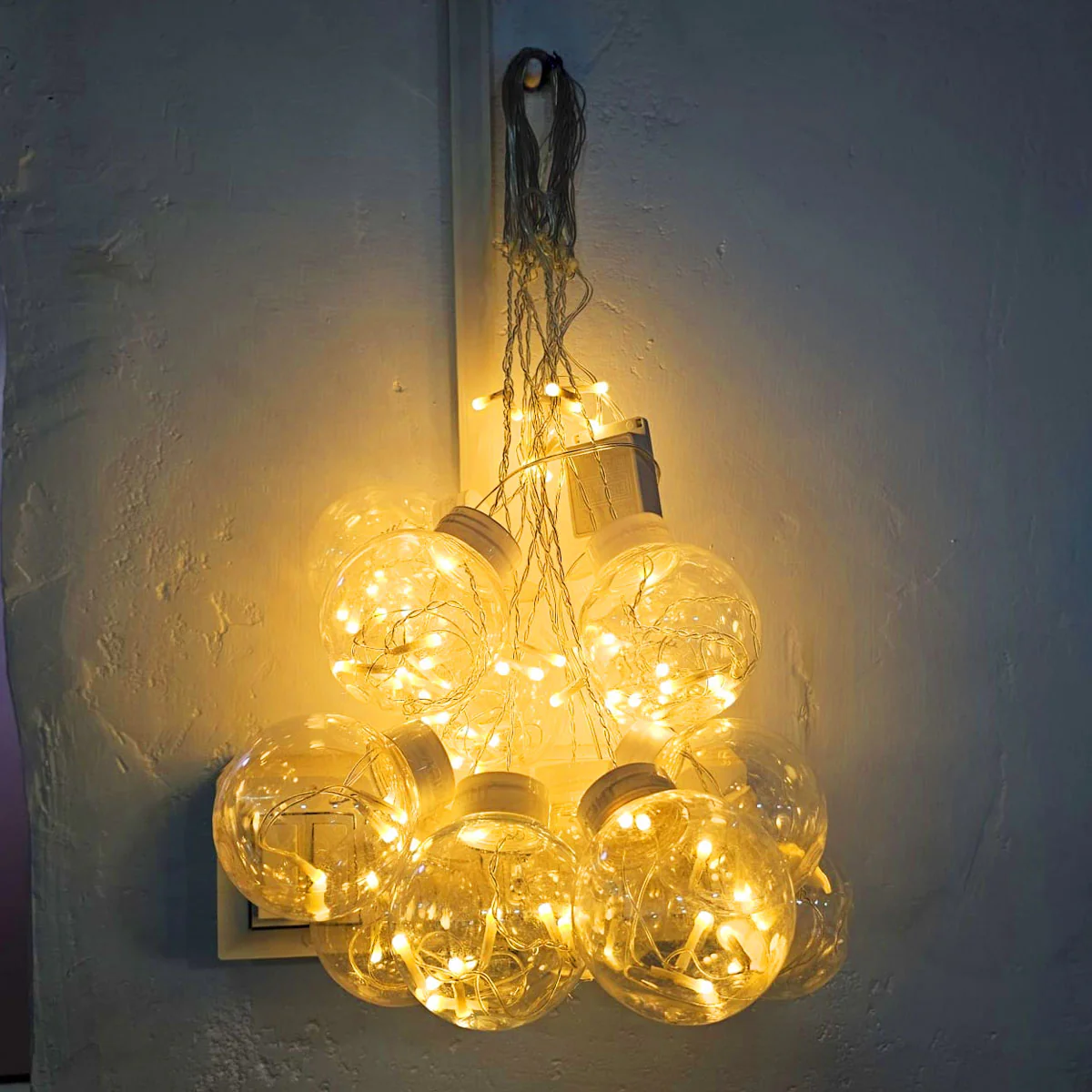 Di0071 12 Ball String LED Lights with Flashing Modes Decoration 6x6 (Warm) - Image 5