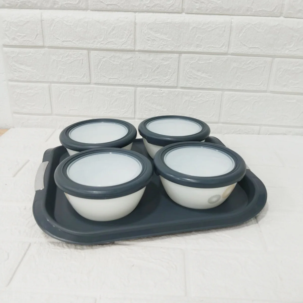 Di0233 Cello Regal Crazy Dots Dry Fruit Set - 9 Pieces (4 Bowls with Lids, 1 Tray) - Image 2