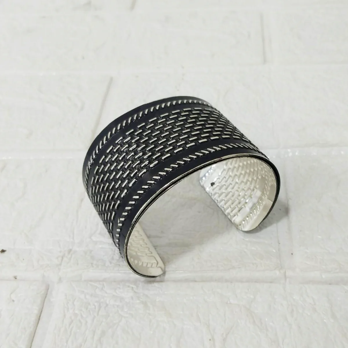 Di0308 Elegant Black & Silver Navratri Bracelet - Pack of 1pc - Image 3