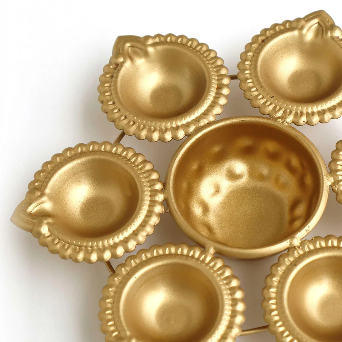 Di0320 Golden Decorative Diya Set β 6 Small Diyas with Central Holder - Image 4
