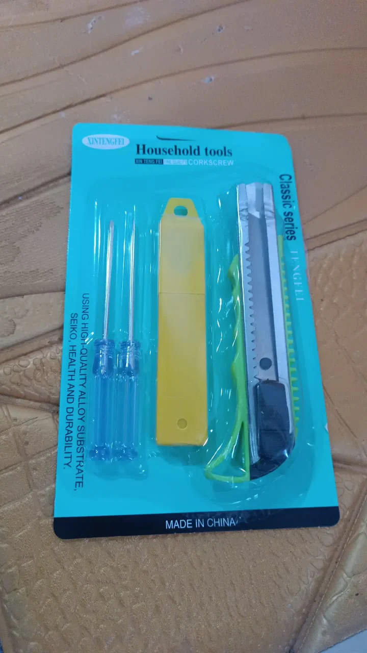 15290 Heavy Duty Working Cutter Knife with replacement blade, 2 Screwdriver Hand Tool (4 Pc Set) - Image 7