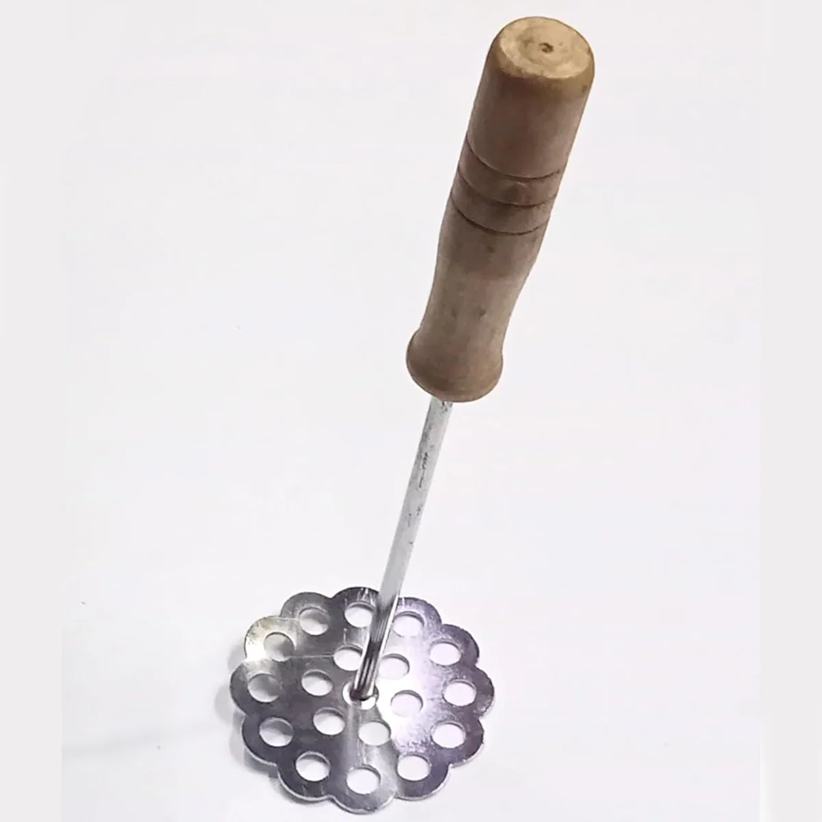 AM5664 Stainless Steel Potato Masher With Wooden Handle - Image 4