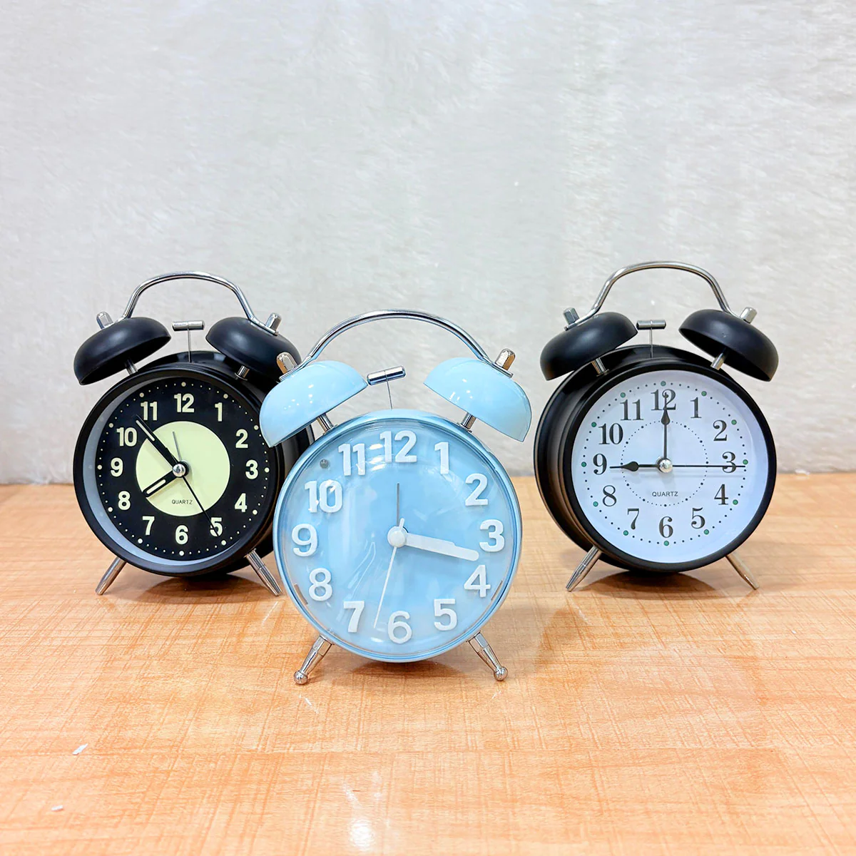 TM0021 Classic Twin Bell Analog Alarm Clock with Loud Ringing and Backlight - Image 4