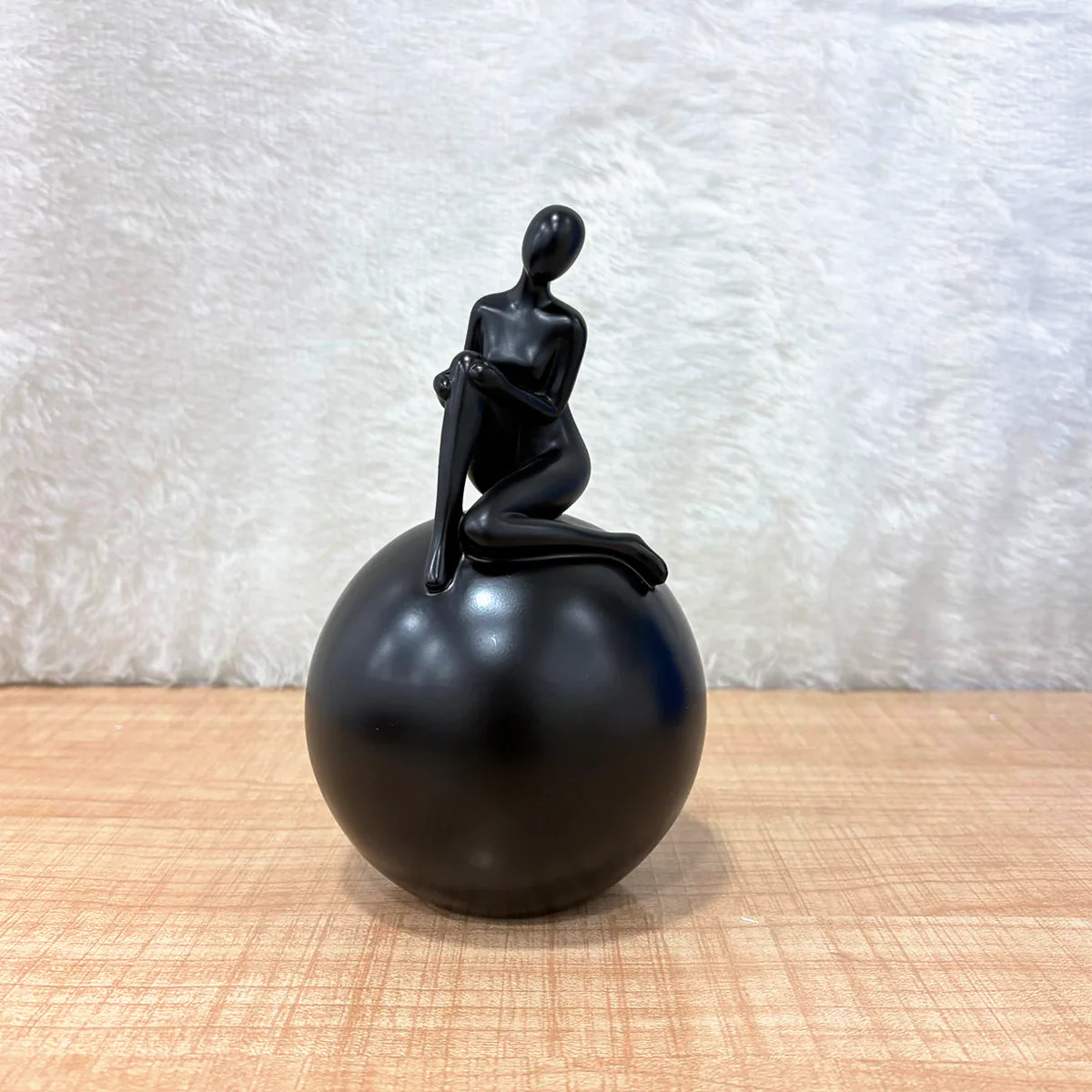 TM0197 Modern Abstract The Seated Muse Figurine (Pack Of 1) - Image 3