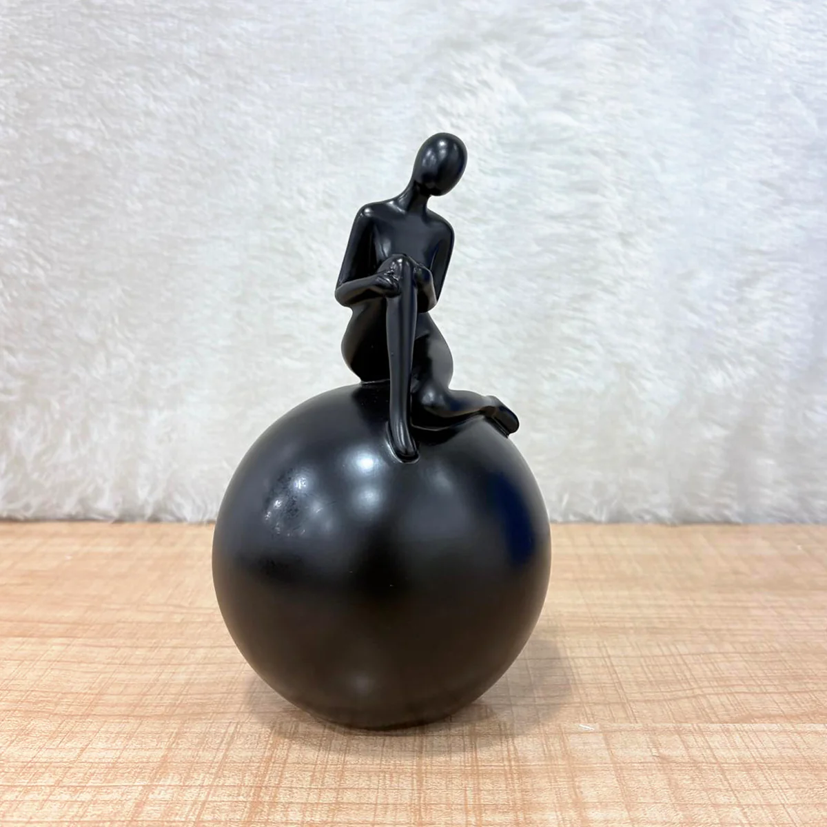 TM0197 Modern Abstract The Seated Muse Figurine (Pack Of 1) - Image 4