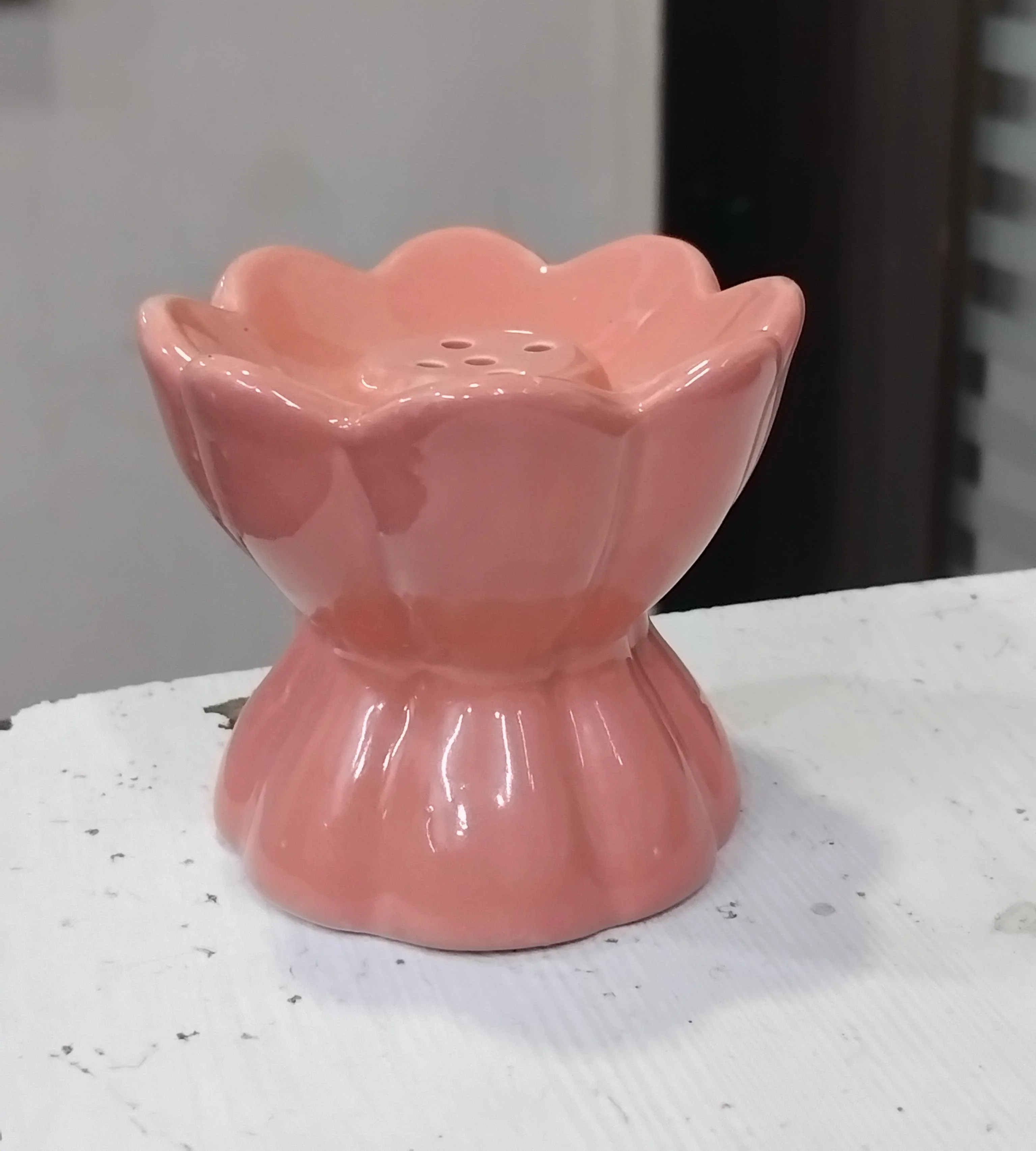 AM3040 Liza Agarbatti Stand Ceramic Triangle Shape Agarbatti Stand Multicolour Pack Of 1 - Image 3