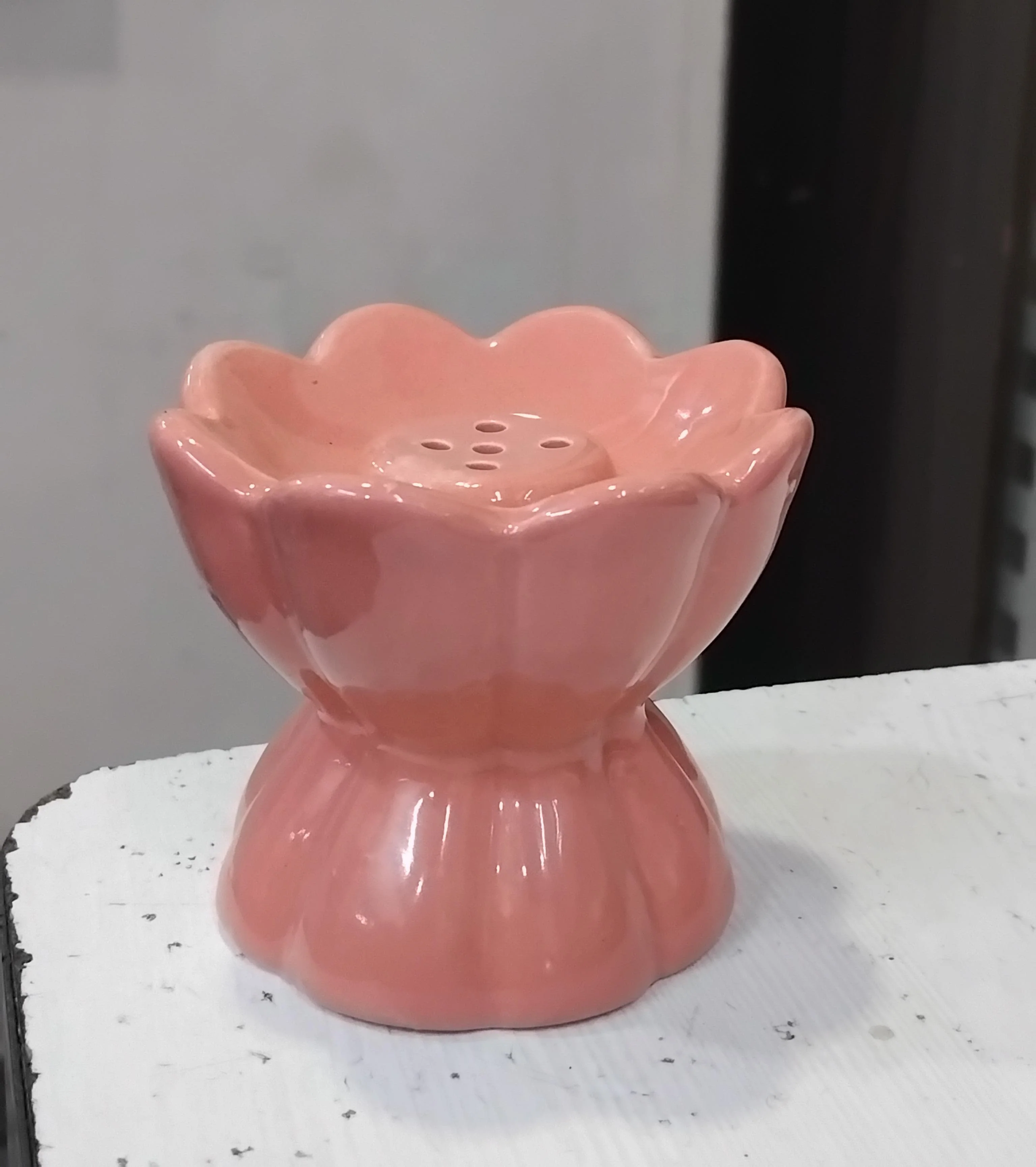 AM3040 Liza Agarbatti Stand Ceramic Triangle Shape Agarbatti Stand Multicolour Pack Of 1 - Image 5